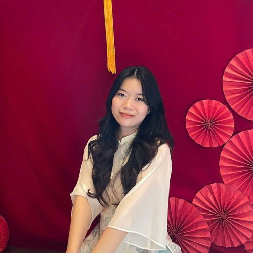 Mme Helen - Responsable commerciale à Saigon.