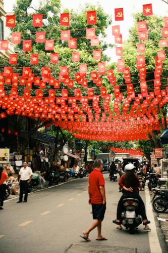 Teintes de rouge et d’or : découvrir l’esprit de la Fête nationale du Vietnam