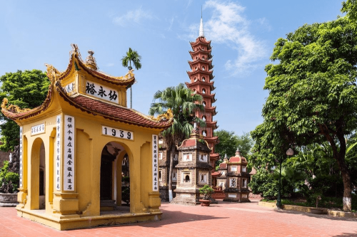 Pagode Trấn Quốc – Un lieu sacré au cœur de la capitale