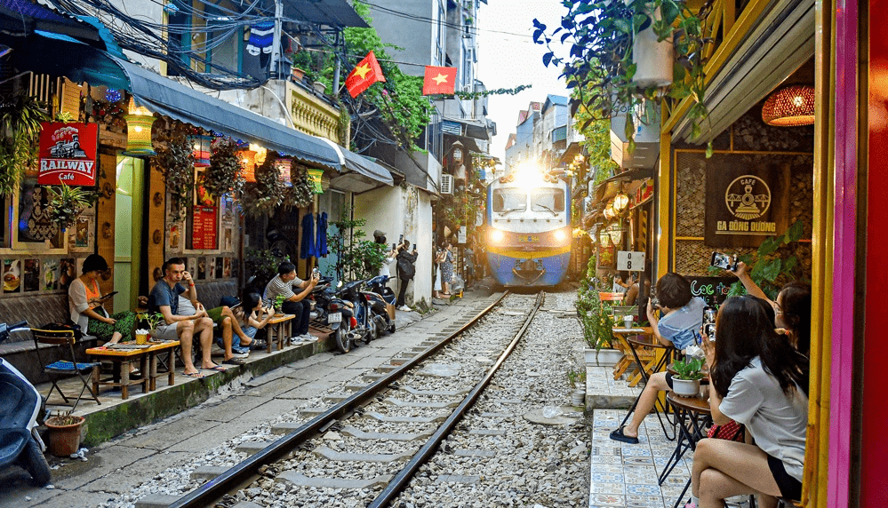 hanoi-train-street-1