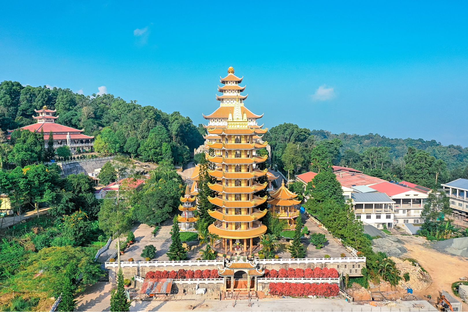 van-linh-pagoda-4